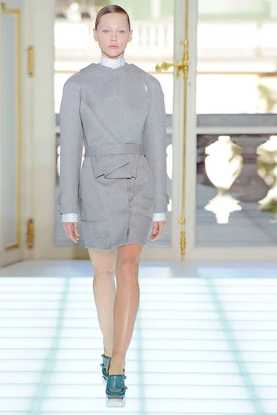 Look 15